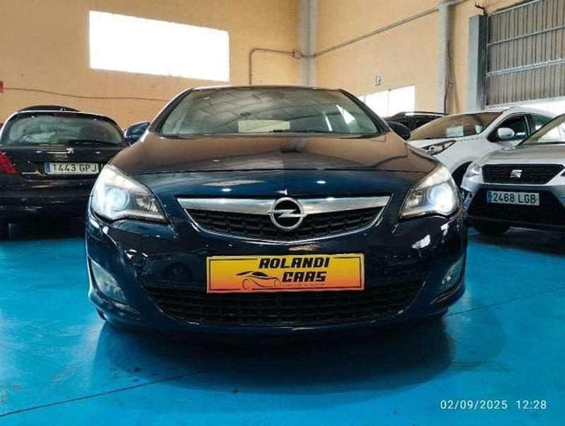 Usado Opel Astra Elegance 140 CV (102 kW) 2016 Azul Berlina