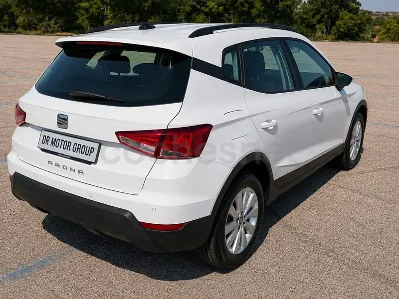 Usado Seat Arona Style 95 CV (69 kW) 2020 Blanco SUV