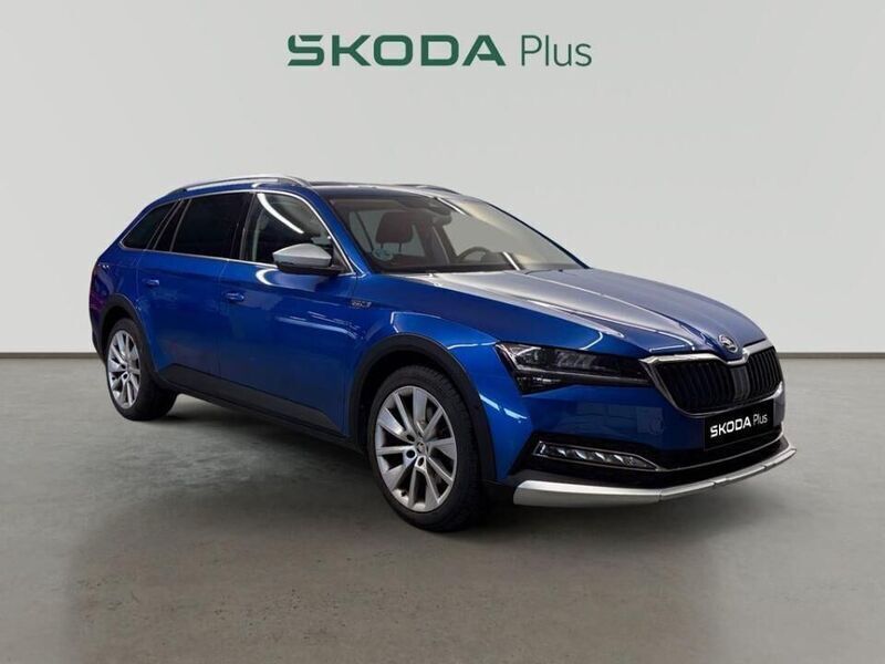 Azul Usado 2023 Skoda Superb Scout 4x4 Familiar | 36.200 € (Precio justo) - Imagen 1/4