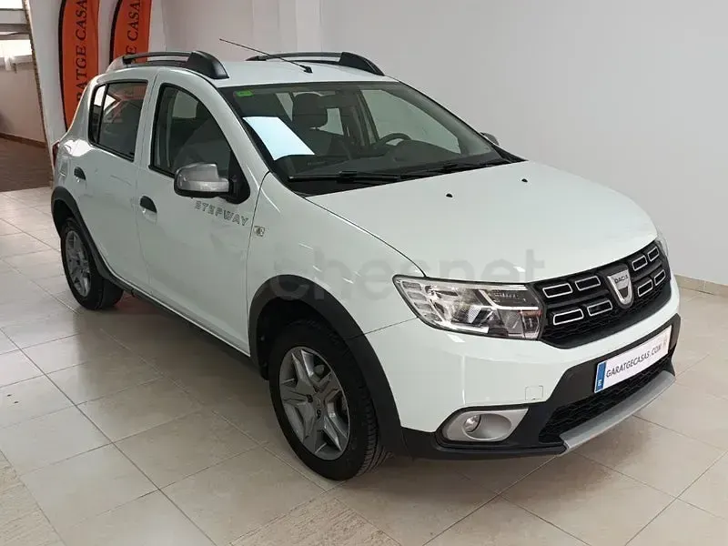 Usado Dacia Sandero Comfort 90 CV (66 kW) 2020 Blanco Berlina