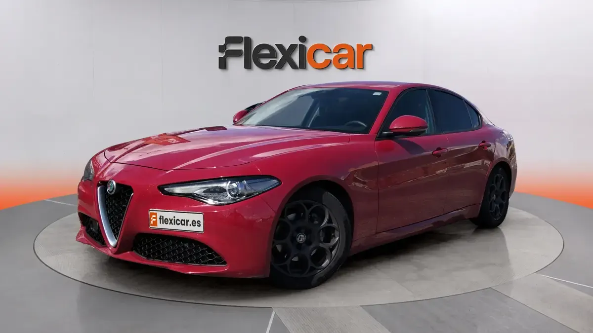 Usado Alfa Romeo Giulia 136 CV (100 kW) 2017 Granate Berlina