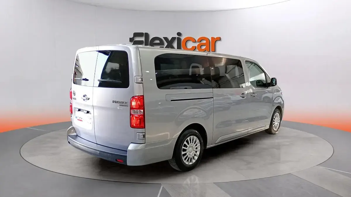 Usado Toyota Proace Verso Active 120 CV (88 kW) 2023 Gris Familiar