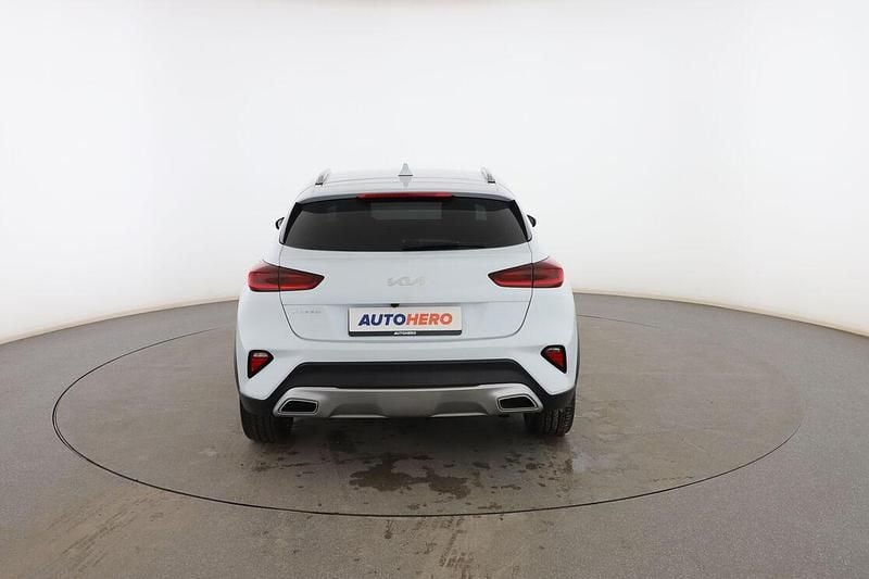 Usado Kia XCeed 120 CV (88 kW) 2022 Blanco SUV