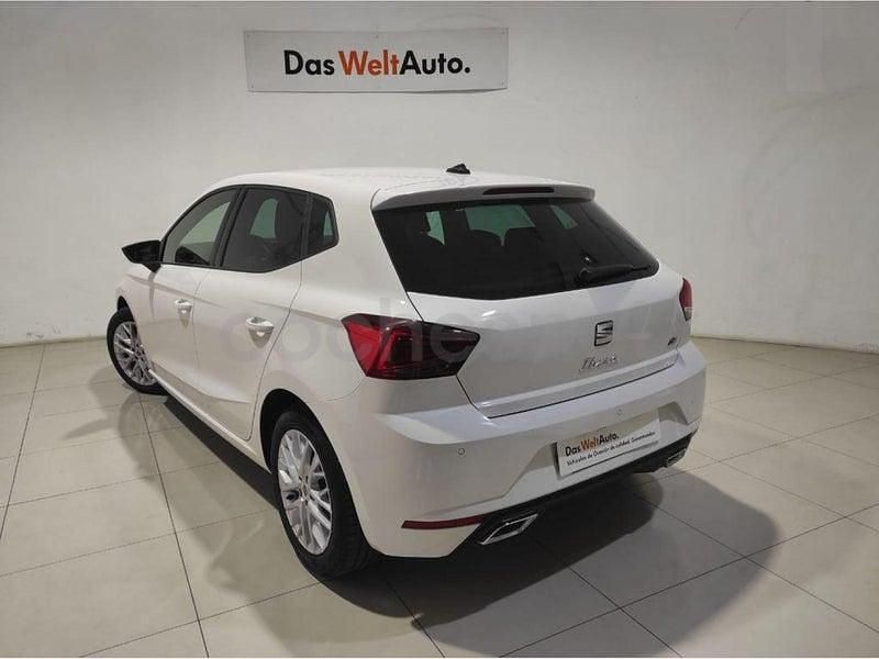 Usado Seat Ibiza FR 116 CV (85 kW) 2025 Blanco Utilitario