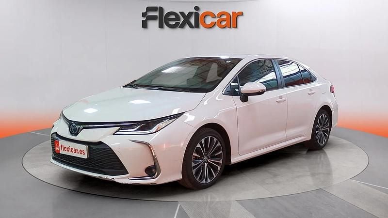 Usado Toyota Corolla Style 140 CV (102 kW) 2024 Blanco Berlina