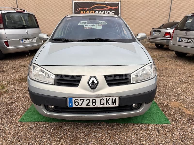Usado Renault Mégane II Expression 80 CV (58 kW) 2003 Gris / plata Berlina
