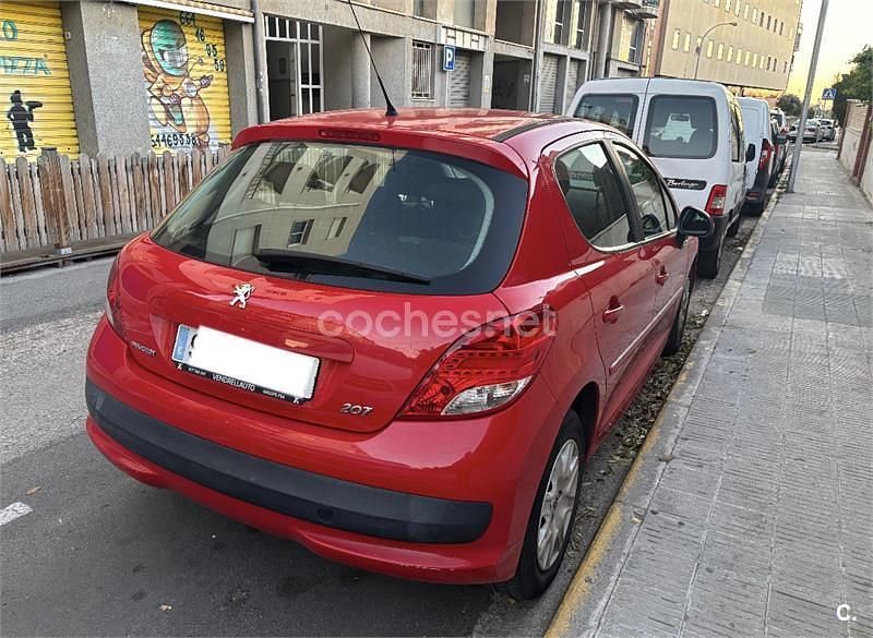 Rojo Usado 2011 Peugeot 207 Envy Berlina | 4200 € (Precio justo) - Imagen 1/4