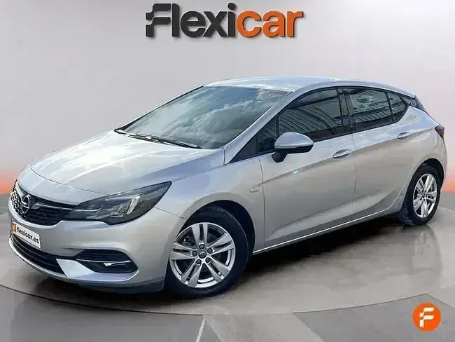 Usado Opel Astra GS Line 130 CV (95 kW) 2020 Gris / plata Berlina