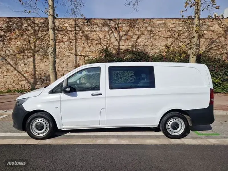 Usado Mercedes Vito 140 CV (102 kW) 2021 Blanco Van
