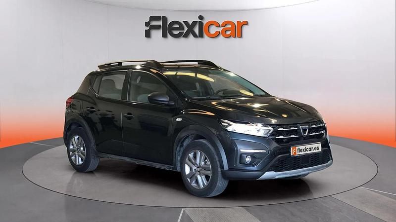 Usado Dacia Sandero Comfort 91 CV (66 kW) 2021 Negro Utilitario
