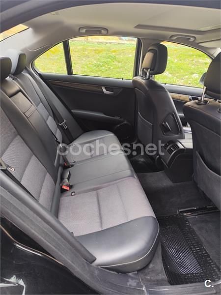 Usado Mercedes C220 Avantgarde 150 CV (110 kW) 2008 Negro Berlina