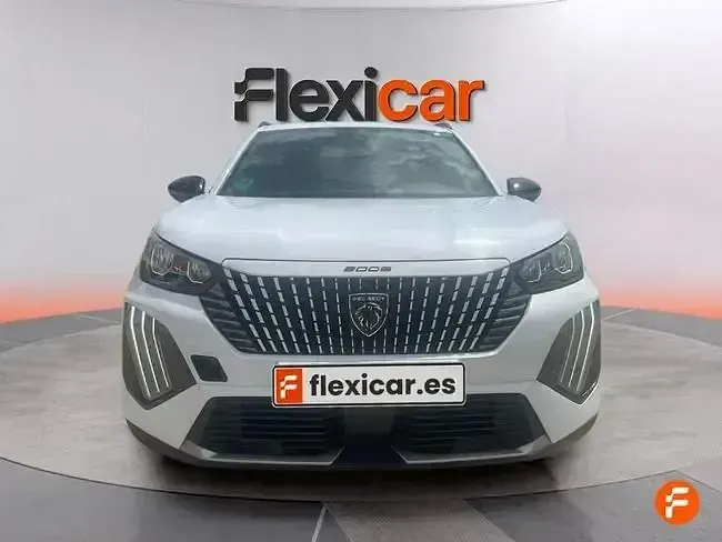 Usado Peugeot 2008 Allure 100 CV (73 kW) 2025 Blanco SUV
