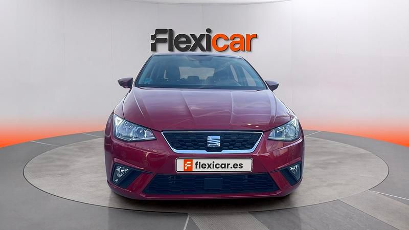 Usado Seat Ibiza Reference 95 CV (69 kW) 2017 Granate Berlina