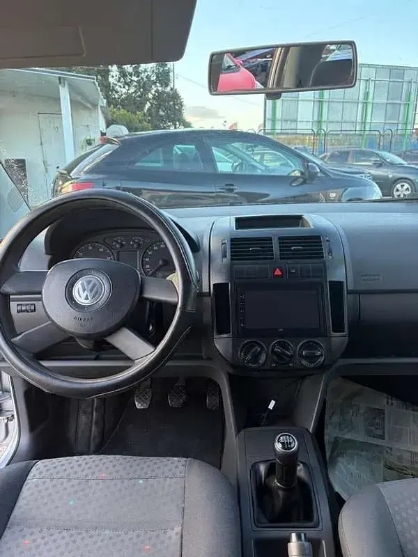 Usado VW Polo Conceptline 63 CV (46 kW) 2003 Gris Utilitario