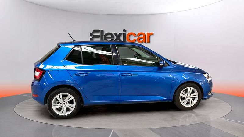 Usado Skoda Fabia Ambition 95 CV (69 kW) 2021 Azul Berlina