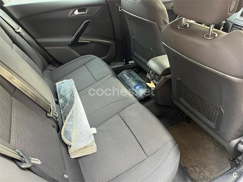 Usado Peugeot 508 Active 112 CV (82 kW) 2011 Beige Berlina