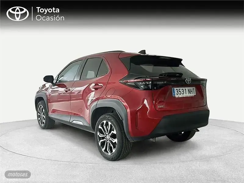 Usado Toyota Yaris Cross Active 130 CV (95 kW) 2025 Rojo SUV