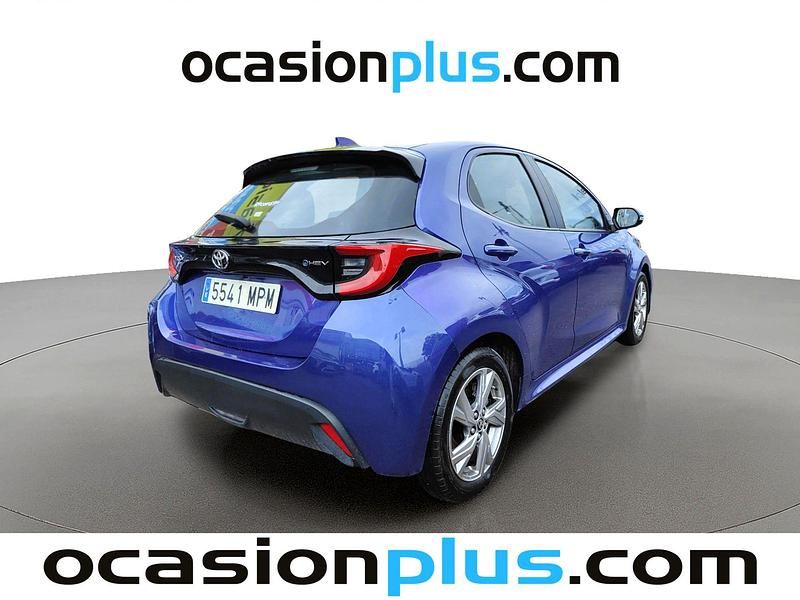 Usado Toyota Yaris Active 116 CV (85 kW) 2024 Azul Utilitario