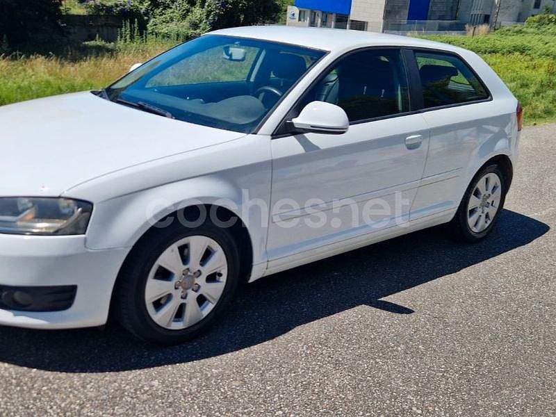 Blanco Usado 2009 Audi A3 Ambiente Berlina | 4950 € (Precio justo) - Imagen 1/4