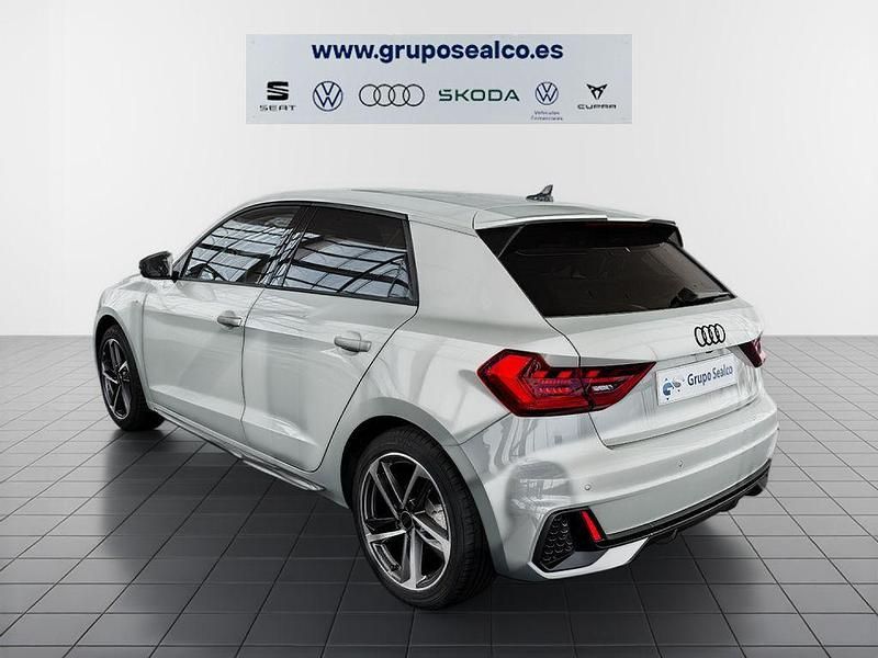 Nuevo Audi A1 Sportback Black Edition 116 CV (85 kW) 2026 Gris Utilitario