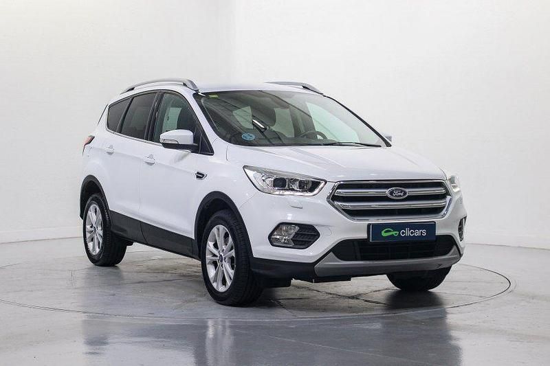 Usado Ford Kuga Titanium 150 CV (110 kW) 2018 Blanco SUV