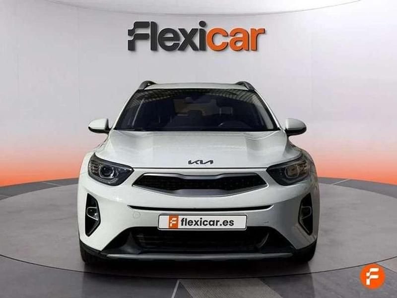 Usado Kia Stonic 84 CV (61 kW) 2022 Blanco SUV