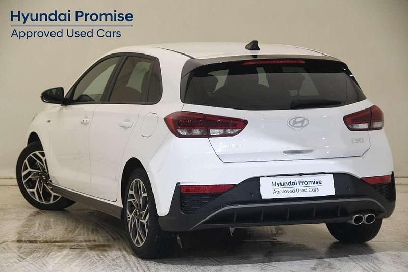 Usado Hyundai i30 N Line 101 CV (74 kW) 2025 Blanco Berlina