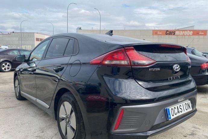 Usado Hyundai Ioniq 141 CV (103 kW) 2021 Negro Utilitario
