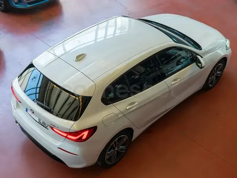 Usado BMW 116 Shadowline 116 CV (85 kW) 2021 Blanco Utilitario