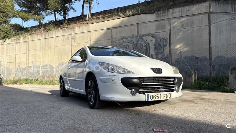 Usado Peugeot 307 CC 110 CV (80 kW) 2007 Blanco Descapotable