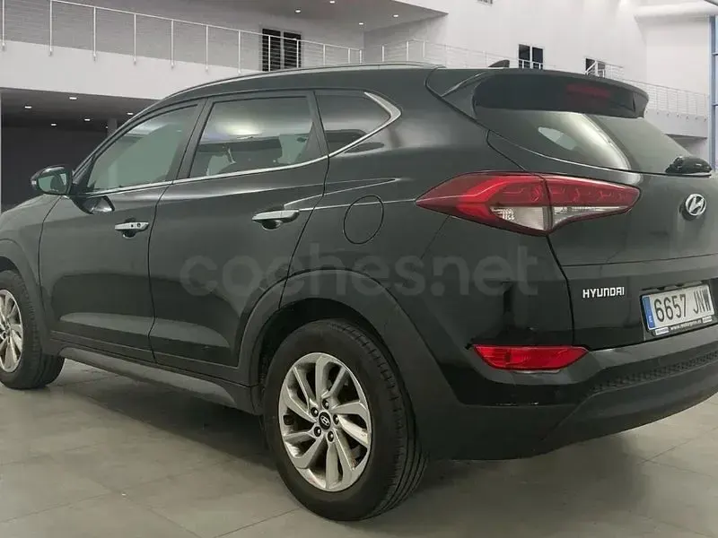 Usado Hyundai Tucson 115 CV (84 kW) 2016 Negro SUV