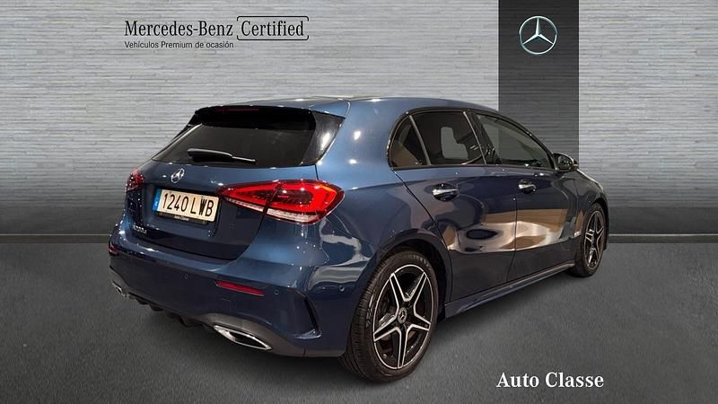 Usado Mercedes A200 AMG line 150 CV (110 kW) 2021 Azul denim Berlina