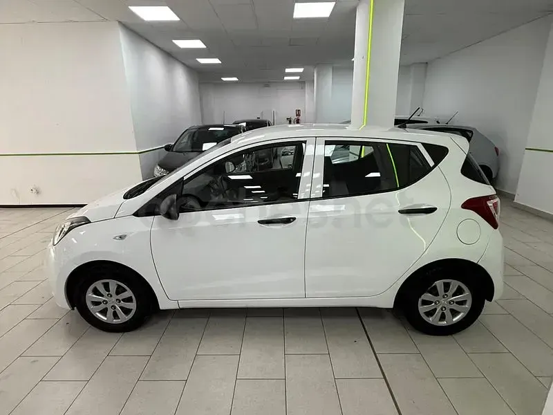 Usado Hyundai i10 67 CV (49 kW) 2016 Blanco Utilitario