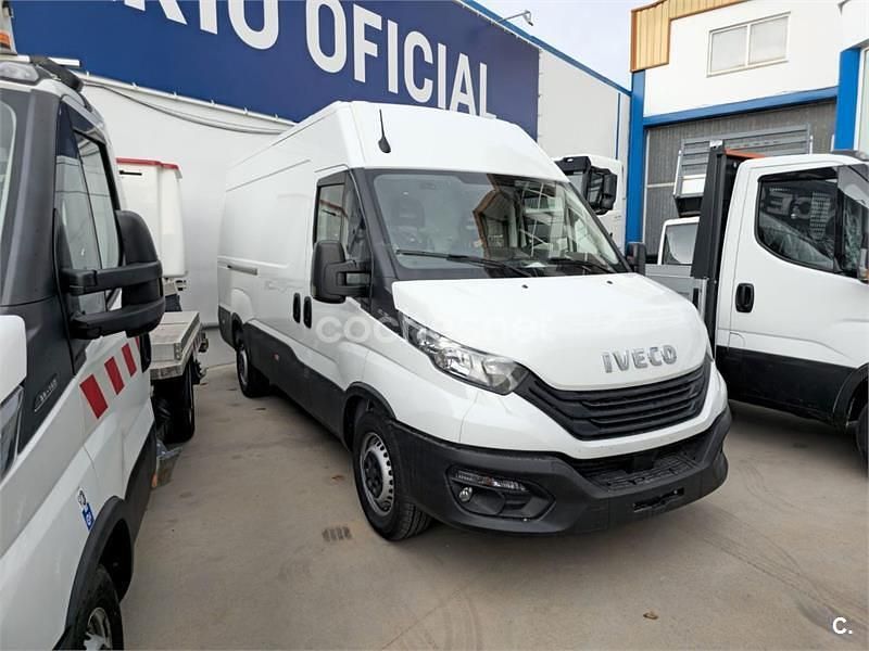 Usado 2023 Iveco Daily Monovolumen | 34.900 € - Imagen 1/1