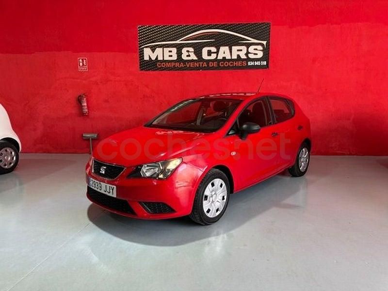 Usado Seat Ibiza Reference 75 CV (55 kW) 2015 Rojo Berlina