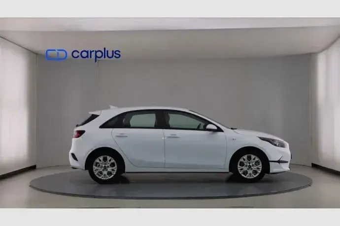 Usado Kia Ceed 120 CV (88 kW) 2022 Blanco Utilitario