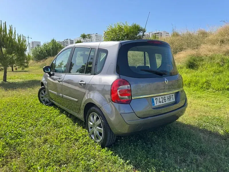 Usado Renault Grand Modus Evolution 90 CV (66 kW) 2013 Beige Monovolumen