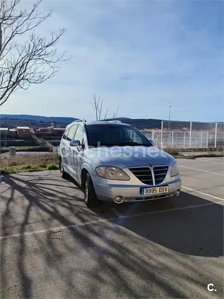 Usado SsangYong Rodius Limited 165 CV (121 kW) 2005 Gris / plata Monovolumen