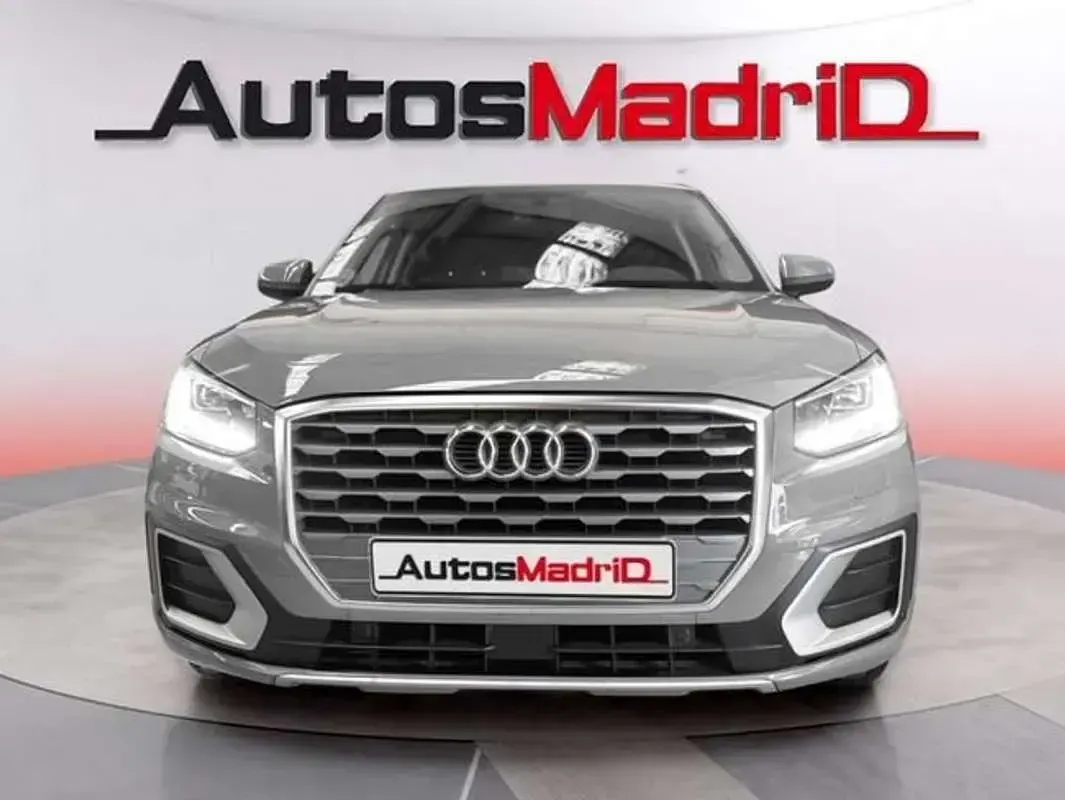 Usado Audi Q2 Sport 116 CV (85 kW) 2017 Gris SUV