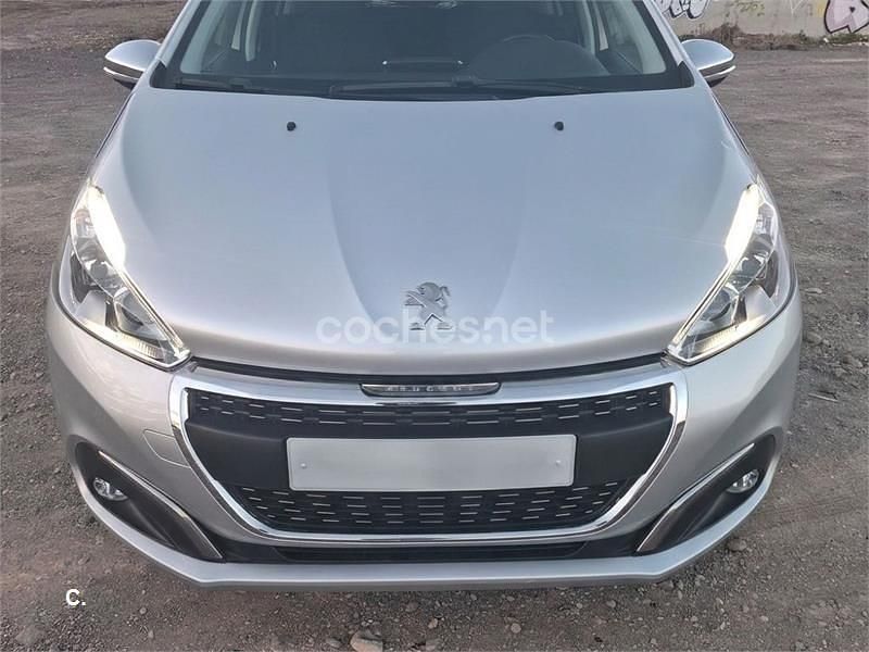 Usado Peugeot 208 Allure 110 CV (80 kW) 2018 Gris / plata Utilitario