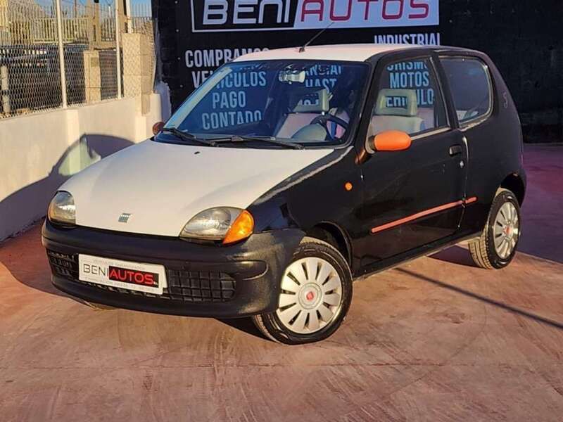 Negro Usado 2000 Fiat Seicento Young Utilitario | 1490 € - Imagen 1/4