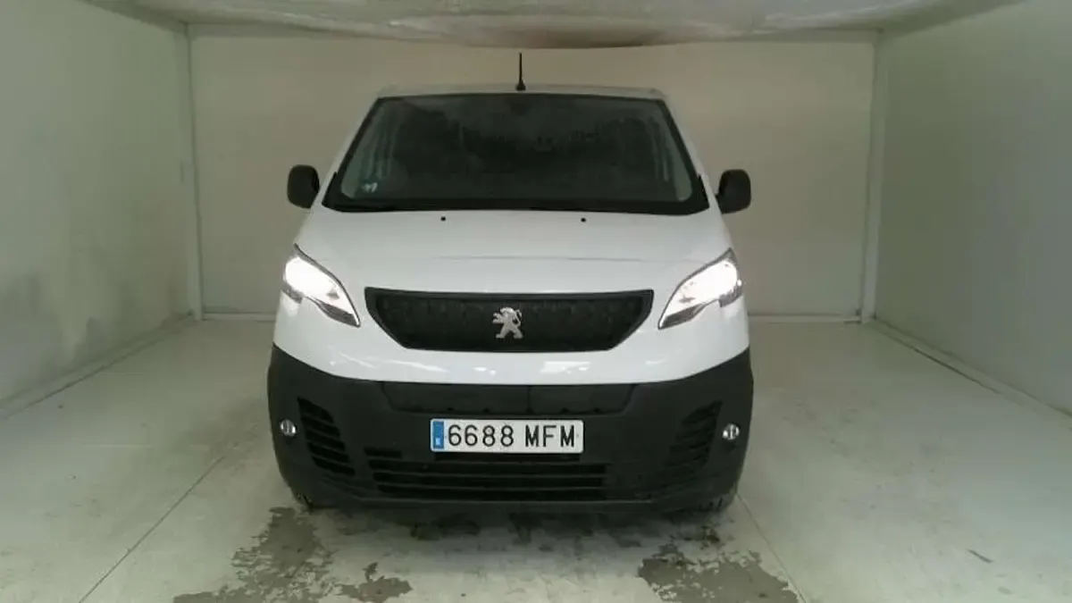 Usado Peugeot e-Expert 100 kW (136 CV) 2023 Blanco Van
