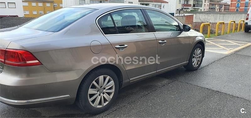 Usado VW Passat Edition 140 CV (102 kW) 2013 Beige Berlina