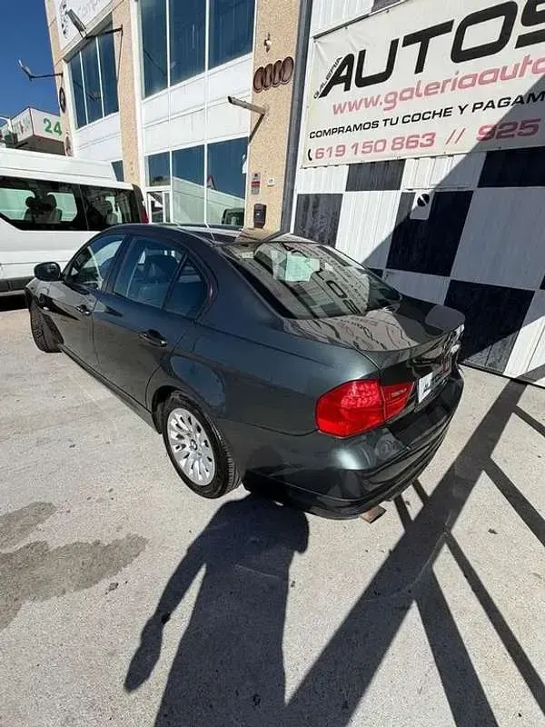 Usado BMW 318 143 CV (105 kW) 2009 Verde Berlina