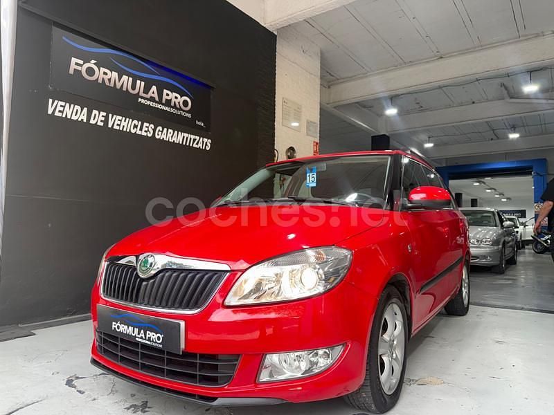 Rojo Usado 2010 Skoda Fabia Style Utilitario | 6990 € (Caro) - Imagen 1/4
