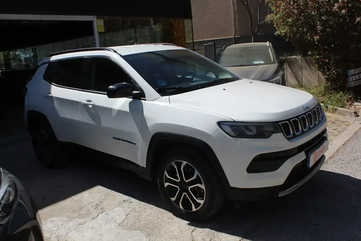 Usado Jeep Compass Limited 190 CV (139 kW) 2023 Blanco SUV