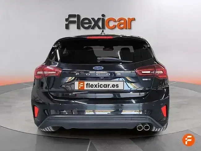 Usado Ford Focus ST-Line 125 CV (91 kW) 2023 Negro Berlina