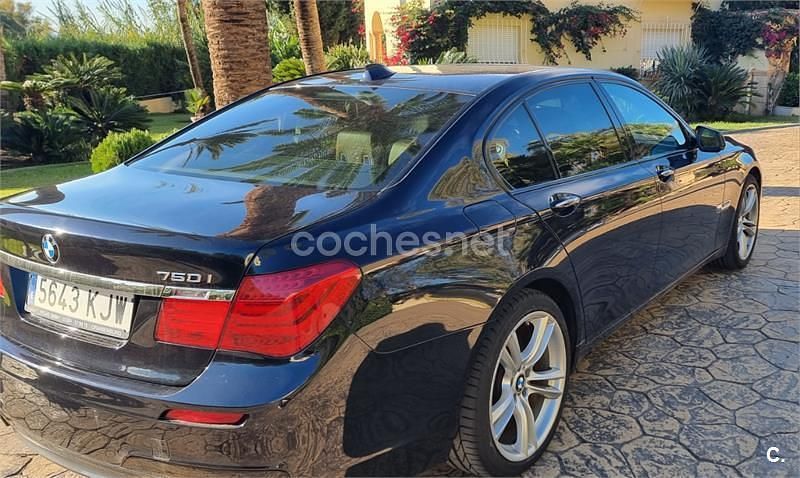 Usado BMW 750 Comfort Edition 407 CV (299 kW) 2012 Azul Berlina