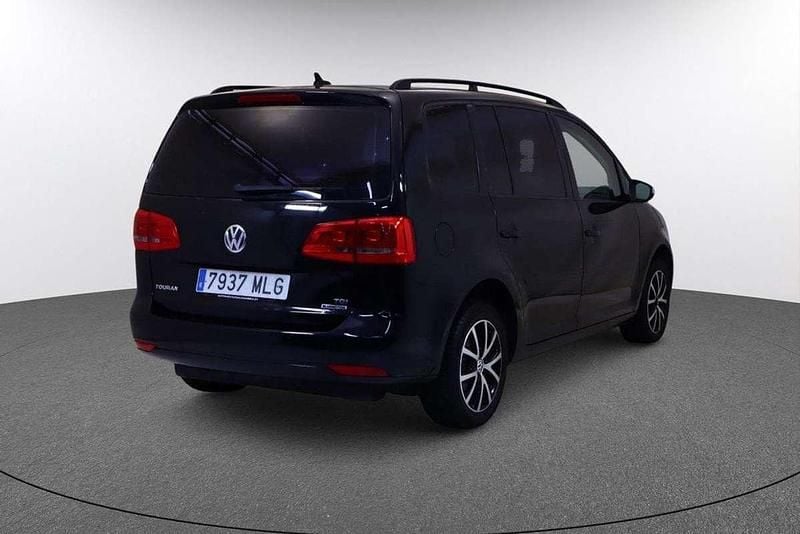 Usado VW Touran Advance 140 CV (102 kW) 2015 Negro Monovolumen