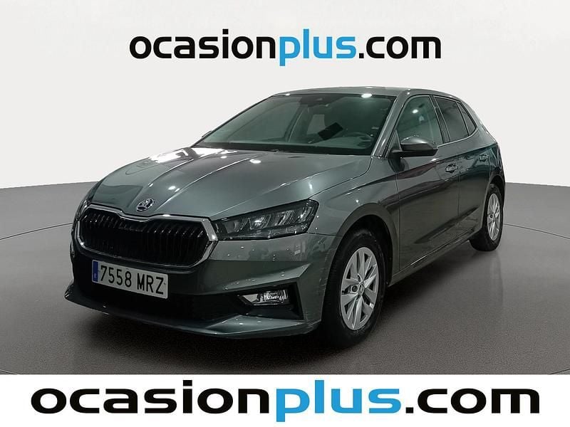 Gris Usado 2024 Skoda Fabia Selection Utilitario | 15.091 € (Super precio) - Imagen 1/4